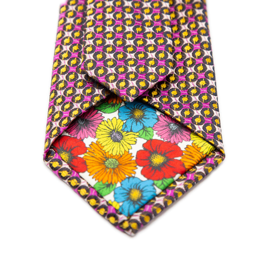 JACQUES MONCLEEF Mens Italian Geometric Silk Neck Tie in Gold and Fuschia